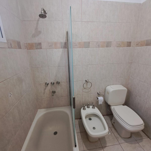 Vende Casa De 2 Habitaciones En Calle Córdoba