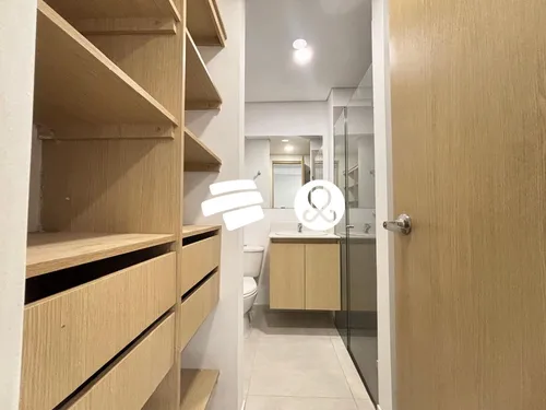 Vendo Apartamento En Itagüí, Con Terraza, A Dos Cuadras Del Parque Principal