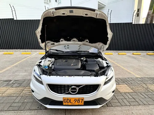 Volvo V40 2.0 T4 Drive-e R-design