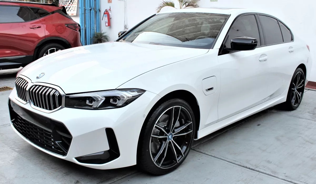 Bmw 330e Hibrido/msport 2023 Con 600 Km Equipo Adicional