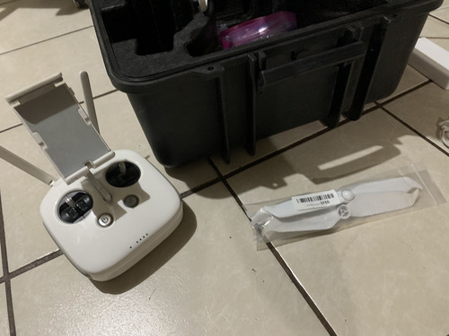 Dji Phantom 4 Pro+ Con Cámara C4k Blanco 3 Batería (partes) (Reacondicionado)