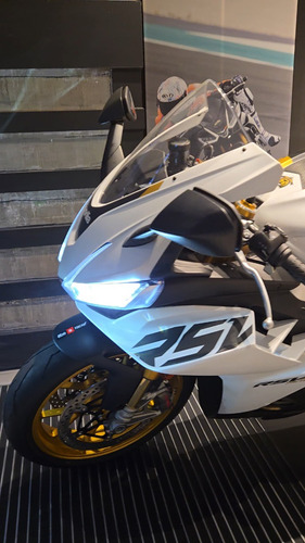 Aprilia Rsv4 Factory