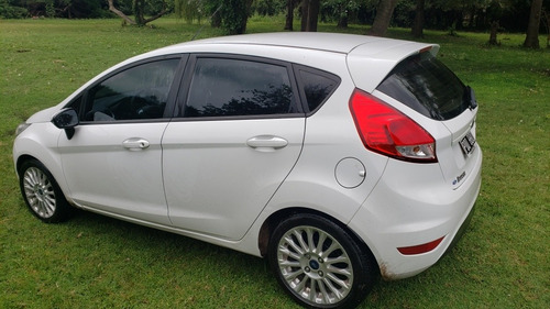 Ford Fiesta Kinetic Design 1.6 Se 120cv 2015