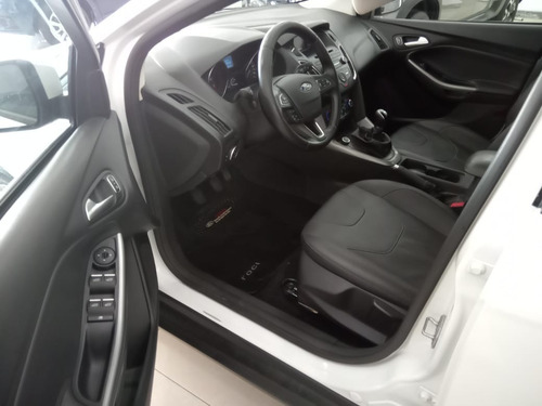 Imagen 7 de 25 de Ford Focus Se Mt