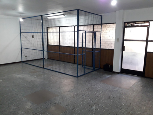 Amplio Local En Planta Libre En Galería 2° Nivel