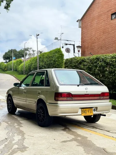 Mazda 323 1.3 Hs