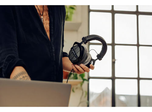 Auriculares De Estudio Beyerdynamic Dt990 Pro - 250 Ohms