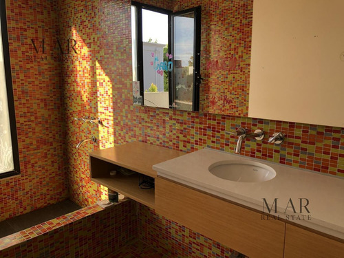 Imagen 23 de 30 de Retasado. Casa Minimalista En Venta, 3 Dormitorios Más Dep. Los Lagos Nordelta