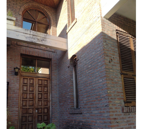 Oportunidad Chalet Con Gge, Patio Y Fondo Libre De 20 Mts.