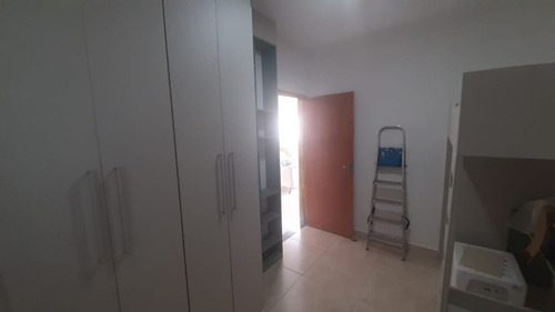 Imagem 10 de 16 de Casa Em Condominio Com Piscina