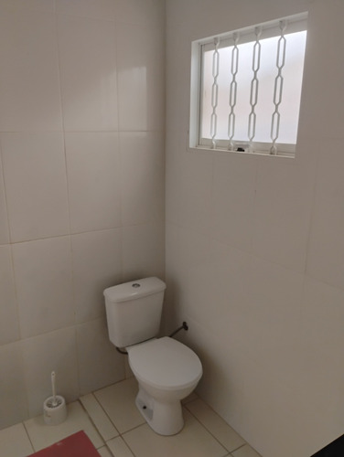 Casa Com 1 Suíte E 1 Quarto.