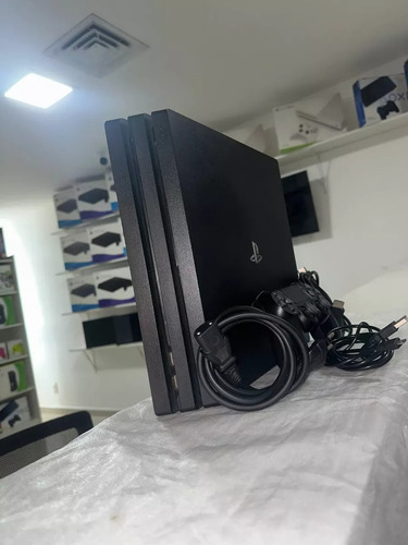 Playstation 4 Pro 1tb 4k Preto - 2 Controles Com Garantia Preto (Recondicionado)