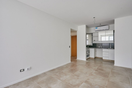 Imagen 14 de 30 de Venta - Depto 3amb Al Frente C/balcón Y Parrilla - Saavedra