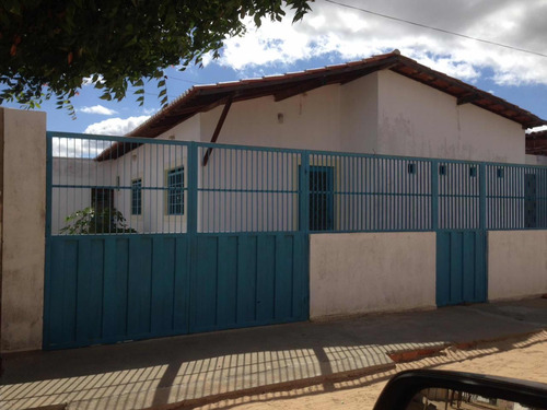 Casa Nas Pedrinhas - 02 Suites, Varanda, Venda/troca.