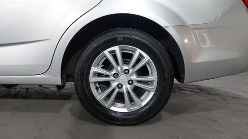 Chevrolet Sonic 1.6 MT D LT