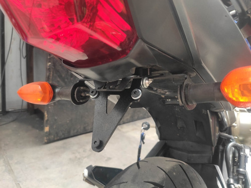 Imagen 4 de 5 de Portapatente Fender Rebatible Stg Yamaha Xj6 C/g