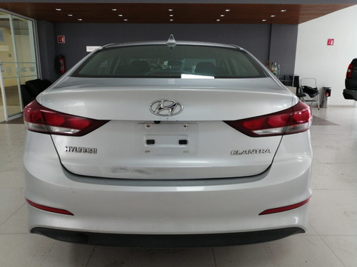 Imagen 10 de 13 de Hyundai Elantra 2018 2.0 Gls Premium At