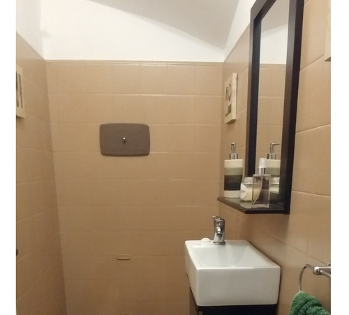 Imagen 16 de 22 de Excelente Chalet En 2 Plantas Reciclado Con Jardin Y Pileta. Precio Actualizado!!!!!!!