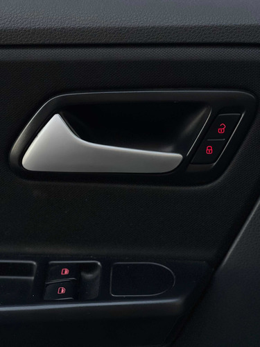 Imagen 21 de 23 de Volkswagen Suran 2019 1.6 Comfortline 101cv