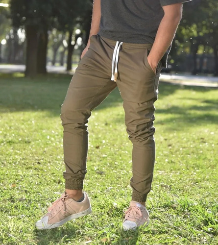 JOGGER CHINO SLIM FIT COLOR VERDE MILITAR – deckapparelstore