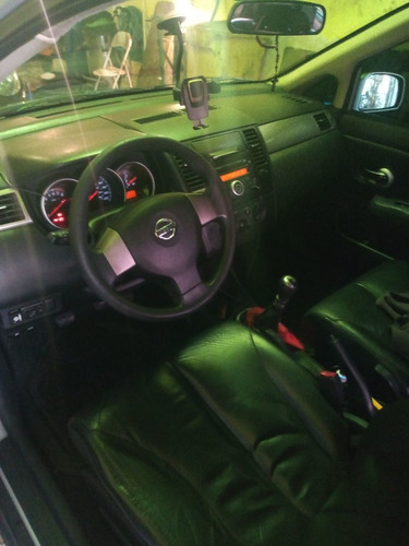 Nissan Tiida Sedan 2011 1.8 Flex 4p