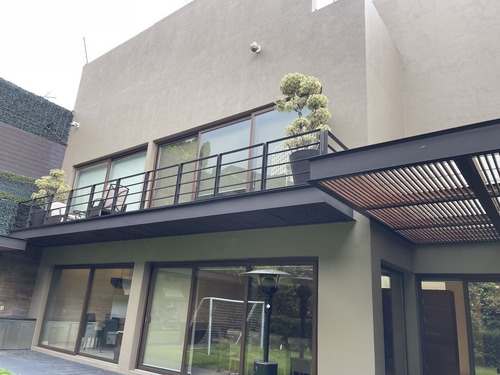 Residencia Espectacular En Paseo De Los Laureles