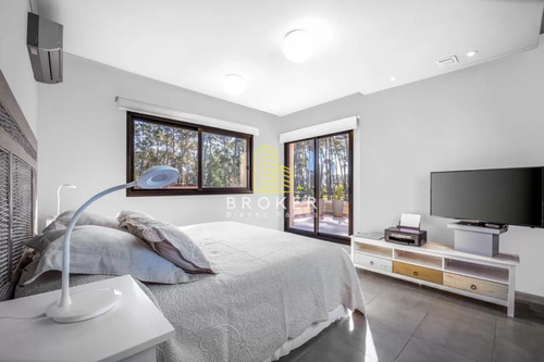 Casa 3 Dormitorios Barrio Privado, Pinares. Punta Del Este, Uruguay.