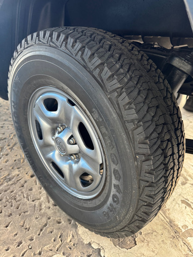 Toyota Tacoma Base standard cab 2-door
