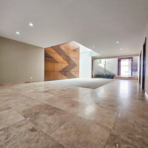 Exclusiva Residencia, Condominio Puerta Plata En La Zona Diamante De Zapopan.
