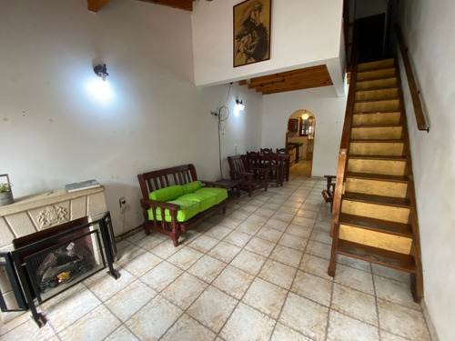 Vendo En La Costa Urgente, Duplex 82m2 Excelente Ubicacion. Oportunidad
