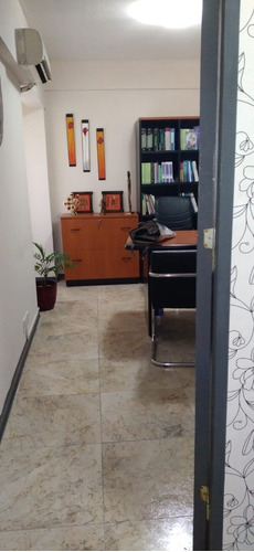 Imagen 3 de 9 de Oficina Muy Comoda Y Accesible