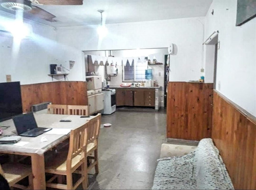 Casa En Junín (calle Larrory Y Lugones)