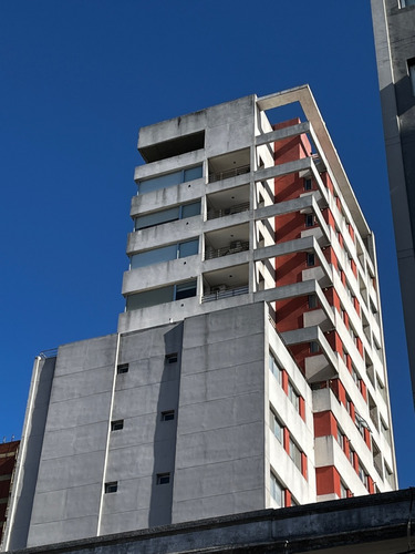 Venta Moderno Departamento En Zona Céntrica De Junin (bs As)