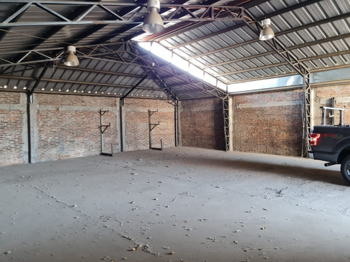 Bodega (400mts2) Oficinas (260mts2) Exelente Ubicacion.