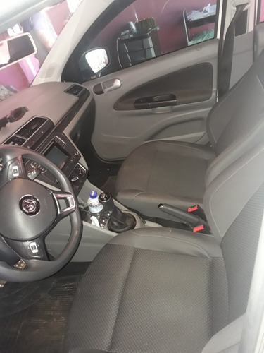 Volkswagen Voyage 2017 1.6 Msi Comfortline Total Flex 4p