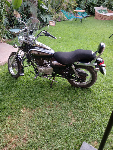Moto Bajaj Avenger 220,
