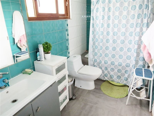 Casa En Venta De 5 Dorm. En Ñuñoa