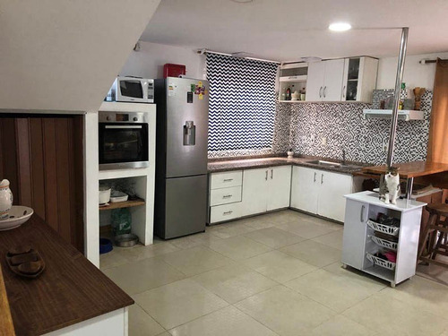 Imagen 7 de 25 de Casa De 2 Pisos + Piscina Climatizada + Apto + Monoambiente En Balneario Argentino
