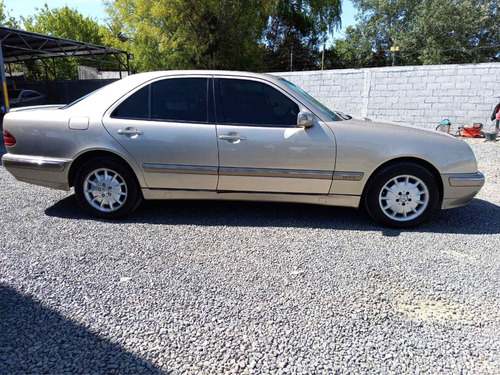 Imagen 9 de 12 de Mercedes-benz Clase E 2000 2.7 E270 Cdi Elegance Plus At