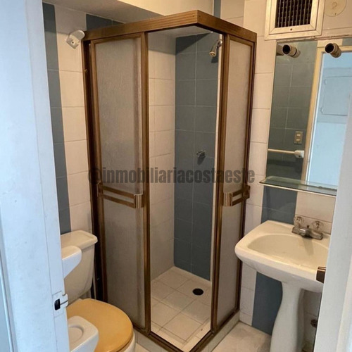 Imagen 9 de 10 de Apartamento En Catia La Mar En Alquiler Ref 1177