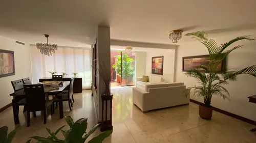 Casa Unifamiliar, De Dos Pisos, Muy Segura, Amplia Ymuy Bien Ubicada