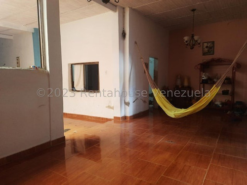 Imagen 2 de 16 de Casa En Venta En Av. Miranda, San Juan De Los Morros. 23-21354