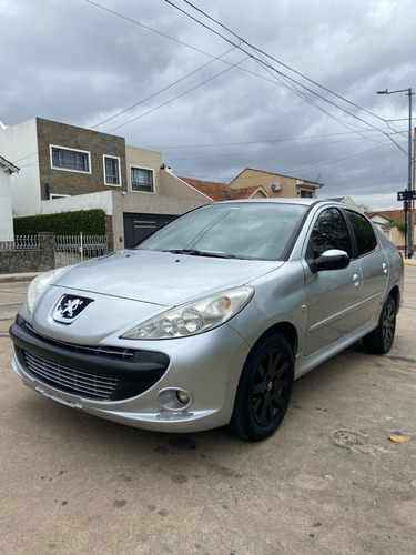 Peugeot 207 2.0 Sedan Xt Hdi