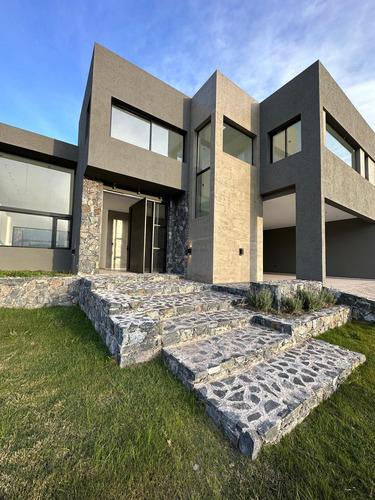 Se Vende Exclusiva Casa En Estancia El Terrón Con Vistas!