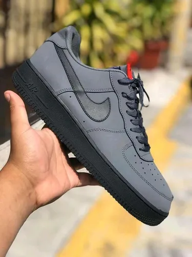 NIKE AIR FORCE ONE NEGRAS ALTAS