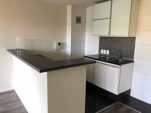 Amplio Y Lindo Apartamento En Alquiler, En Zona Parque Rodó!