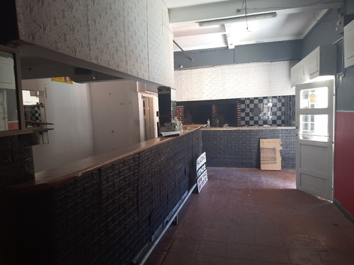 Local Esquina A Mts Del Paster Y De 8 De Octubre, Serrato Y Asilo