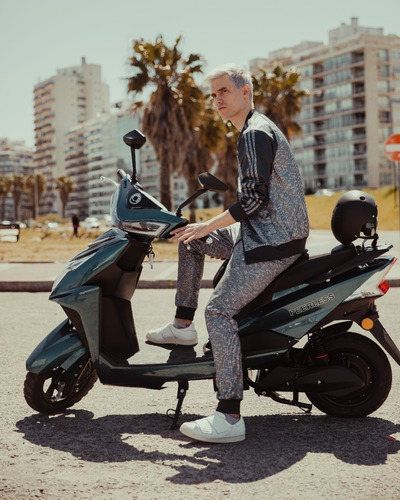 Imagen 23 de 25 de Scooter Eléctrico World K800 100%financiada