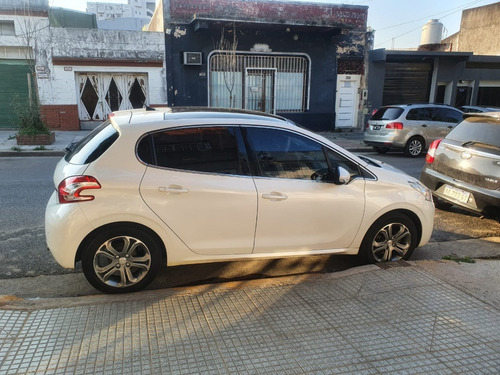 Peugeot 208 1.6 Feline 2014