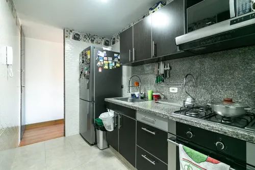 Apartamento En Venta En Hayuelos. Cod V1106017